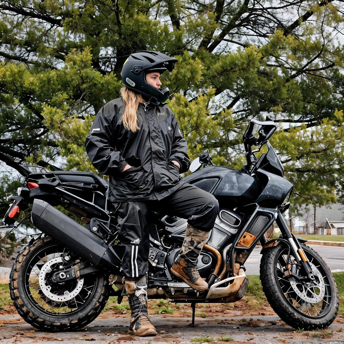 Men's and Women's Waterproof Outdoor Motorcycle Rain Suits - 2-Piece Breathable and Windproof Protection for Wet Weather Cycling